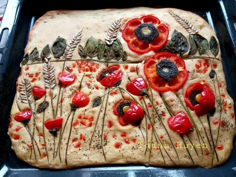 Foccacia Art, Decorated Bread, Focaccia Art, Foccacia Recipe, Foccacia Bread, Beautiful Bread, Focaccia Bread Recipe, Food Flowers, Fantasy Food