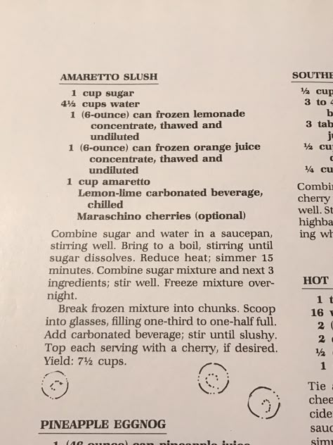 Amaretto Slush Recipe, Slushy Alcohol Drinks, Amaretto Drinks, Skyrim Food, Slush Recipes, Passionfruit Recipes, Happy Hour Cocktails, Frozen Lemonade, Carbonated Drinks