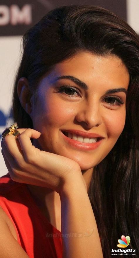 Jacqueline Fernandez Jacqueline Fernandes, Jacqueline Fernandez, Bollywood Girls, Movie Reviews, Bollywood Stars, Bollywood Celebrities, Cute Celebrities, Actress Photos, Desi Beauty