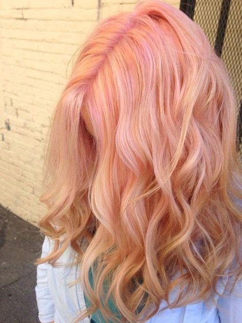 Photos Of Pink Lemonade Hair Prove Instagram's Coolest Color Trend Is So Refreshing #hairdye Cheveux Oranges, Peach Hair, Hair Color Purple, Short Hair Color, Dye My Hair, Red Hair Color, Rainbow Hair, Hair Envy, Grunge Hair