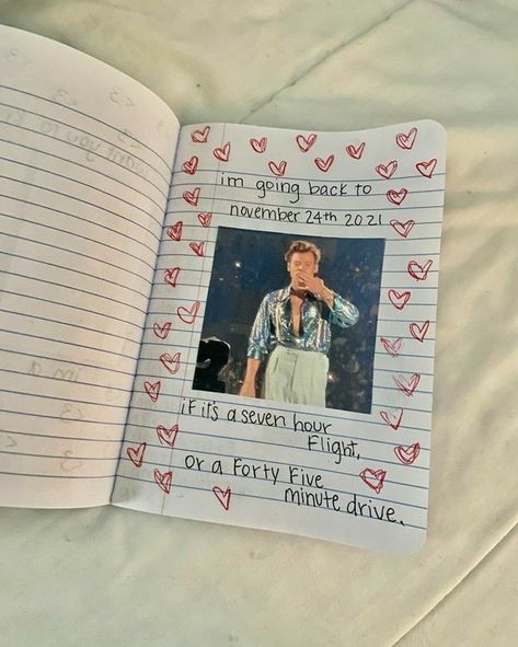 Harry Styles Journal, Harry Core, Style Scrapbook, Pretty Journals, Art Journal Therapy, Cute Journals, Bullet Journal Art, Journal Inspo, Journal Aesthetic