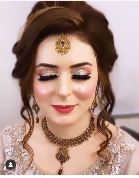 Bridal Mekup Look Hd, Hd Makeup Looks Bridal Indian, Mehndi Hair, Pakistani Bridal Makeup Hairstyles, Pakistani Makeup Looks, Mehndi Makeup, Pakistani Makeup, Beautiful Wedding Makeup, Bridal Hairstyle Indian Wedding