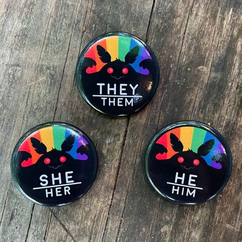 Mothman Pronoun Pins - Etsy Diy Buttons Pins, Diy Button Pins, Pronoun Pins, Pride Badges, Month Of June, Pin Button, Pin I, Cool Pins, Pinback Buttons