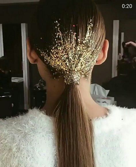 Cochella Hair, Glitter Ponytail, Edgy Bridal, Ballroom Hair, Plaits Hairstyles, Hair Arrange, Mom Hairstyles, Body On, Glitter Hair