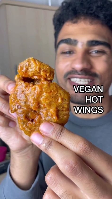 vegancuts on Instagram: VEGAN HOT WINGS 🌱 an American fast food classic, gone vegan ✌🏾. Follow @vegancuts for more! By @pengveganmunch These vegan hot wings are… American Fast Food, Plantbased Recipes, Vegan Challenge, Plant Based Cookbook, American Recipes, Vegan Milk, Vegan Mac And Cheese, Go Vegan, Vegetarian Appetizers