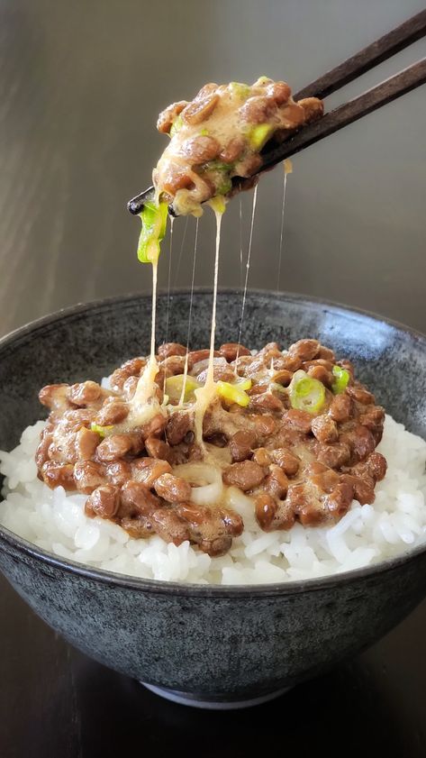 NATTO ( JAPANESE FERMENTED SOYBEANS ) Natto Rice Bowl, Japanese Food Vegan, Authentic Japanese Food, Japanese Yam, Vegan Japanese Food, Probiotic Food, Hearty Food, Vegan Japanese, Japanese Diet