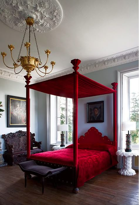 paul raeside - gorgeous things and interiors Red Bedspread, Ceiling Bed, Best Wall Colors, Red Bed, Living Colors, Canopy Beds, Interior Design Color, Gold Bedroom, Red Bedding