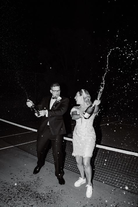 Champagne spray photographs for wedding photos make some of the most exciting captures of the day! Couple Champagne Photo, Champagne Spray Wedding Photo, Champagne Couples Photos, Champagne Spray Photo, Champagne Wedding Photo, Champagne Photoshoot, Alt Couples, Champagne Photos, Champagne Spray