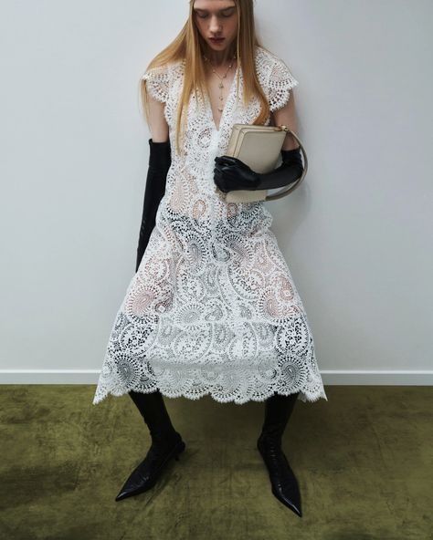 Edgy Bridal, Pre Fall 2023, Outfits Edgy, Romantic Style, Pre Fall, Fashion Details, Bridal Style, Editorial Fashion, Knit Dress