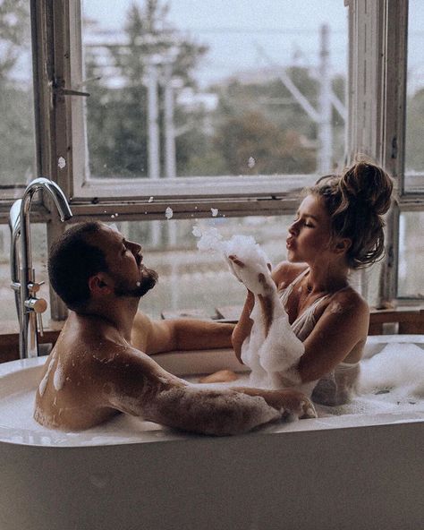 23.4k Likes, 88 Comments - Dirty Boots and Messy Hair (@dirtybootsandmessyhair) on Instagram: ““Love someone who doesn’t see your struggles as an inconvenience. Someone who doesn’t feel pestered…” Couple Bathtub Aesthetic, Couples Bathtub, Bath Couple, Bathtub Photography, Intimacy Couples, Shooting Couple, Bath Photography, Cute Style, Couple Shoot