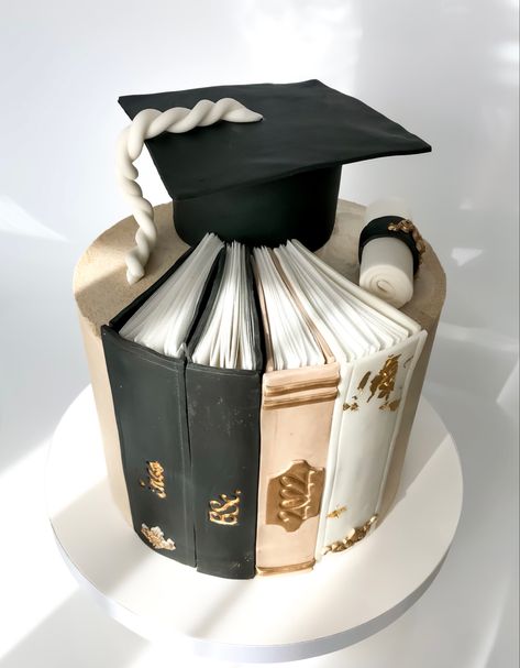 Matric Cakes, Grad Cake, Book Cakes, Buttercream Cake Decorating, Cool Cake Designs, Graduation Cake, Cake Gallery, Graduation Cakes, Buttercream Cake