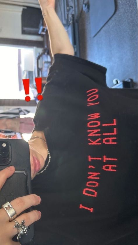 Billie Eilish Merch, Red Roots, Billie Eilish Outfits, I Dont Know You, The Villain, Billie Eilish, Fashion Inspo Outfits, Instagram Story