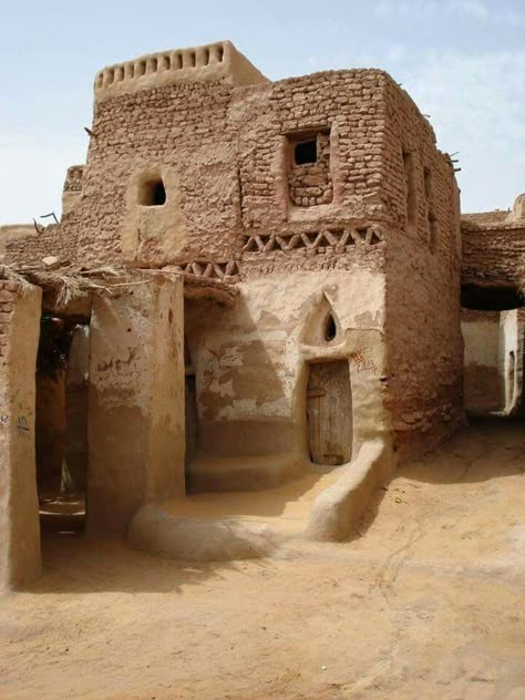 Siwa Oasis Architecture, Siwa Architecture, Egypt House, Siwa Oasis Egypt, Siwa Egypt, Mud Brick, Siwa Oasis, Window Architecture, Ancient Houses