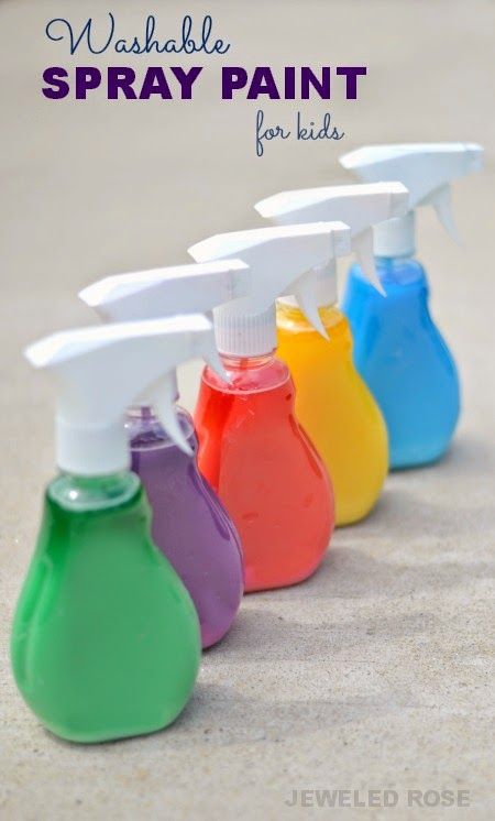 Washable spray paint for kids- what a fun way for kids to make art outside this Summer!  Only takes seconds to make, too! Crafts With Chalk, Dollar Store Activities For Kids, Keep Kids Busy During Summer, Outside Summer Activities For Kids, Outdoor Activities For Children, Summer Painting Ideas For Kids, Fun Painting Ideas For Kids, Colours Activities For Kids, Crafts For Summer Camp