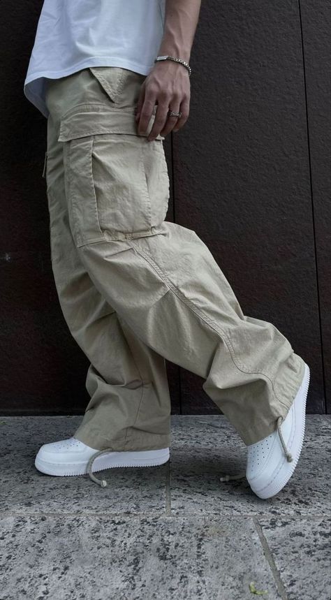 Baggy Cargos Men, Style White Cargo Pants, Baggy White Pants, Baggy Pants Outfit Men, Cargo Pants Outfit Men, Baggy Cargos, Parker Outfit, Cargo Pants For Women, Streetwear Ideas