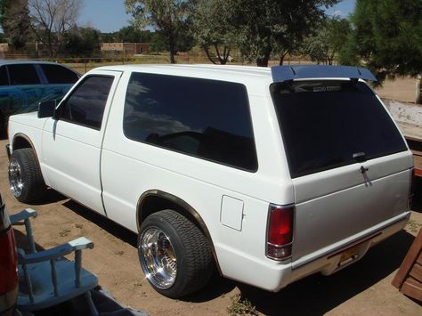 1987 S-10 BLAZER 2WD MINI TRUCK S10 Blazer Lowered, Diy Boombox, Honda Civic Hatch, S10 Truck, Low Riding, Lowrider Trucks, Mini Truck, C10 Chevy Truck, Chevy Blazer