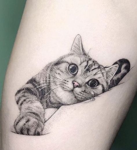 Tattoo, cool tattoo ideas, tattoo design, cat tattoo, flower tattoo, wrist tattoo, floral tattoo Cute Cat Tattoo, Cat Tat, Theme Tattoo, Cat Tattoo Designs, Diy Tattoo, Trendy Tattoos, Creative Tattoos, Mini Tattoos, Animal Tattoos