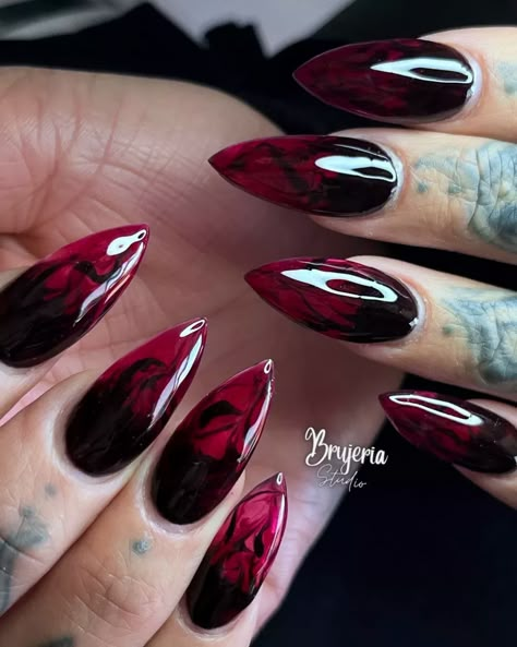 Vampire Fingernails, Halloween Vampire Nails, Blood Nails Acrylic, Devil Nails Halloween, Vampire Acrylic Nails, Halloween Nails Vampire, Witch Halloween Nails, Red Gothic Nails, Bat Nail Designs