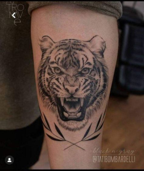 Small Shoulder Tattoo For Men, Tiger Face Tattoo, Chakra Tattoo, Small Shoulder Tattoos, Arm Tats, Lion Photography, Mens Shoulder Tattoo, One Piece Tattoos, Lion Face