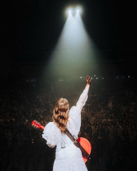 performing for you in australia has been such a privilege 🤍 here are some moments from sydney opera house last night and brisbane! so excited for the final sydney concert tonight ✨ i can’t believe it’s almost over!! Laufey Concert, Opera Singer, While You Were Sleeping, Opera Singers, Dear Lord, Conan Gray, Madison Beer, Jenna Ortega, Live Laugh Love