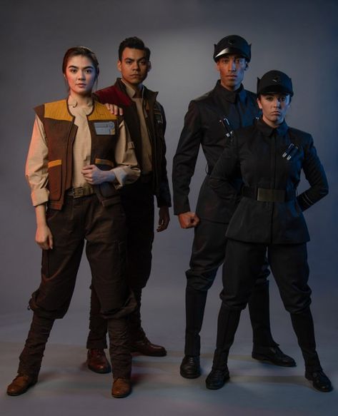 Disneyland Costumes, Disney World Hollywood Studios, Star Wars Galaxy's Edge, Star Wars Fashion, Star Wars Quotes, Disney Cast, Disneyland Outfits, Star Wars Jokes, Star Wars Tattoo