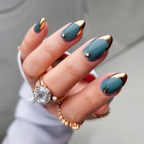 Top 26 Green Christmas Nail Ideas for 2024: Stunning Acrylic, Gel, and Matte Designs Green Nails Gold Tips, Green Christmas Nail Ideas, Green Christmas Nail, Emerald Christmas, Gold French Tip, Holiday Manicure, Christmas Nail Art Ideas, Christmas Nail Ideas, Dark Green Nails