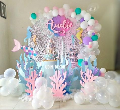 Undersea Theme Birthday Party, Mermaid Set Up, Diy Mermaid Party Decor, Diy Mermaid Themed Birthday Party, Undersea Birthday Party Ideas, Mermaid Theme Decorations, Mermaid Diy Decorations, Mermaid Backdrop Ideas, Undersea Decorations