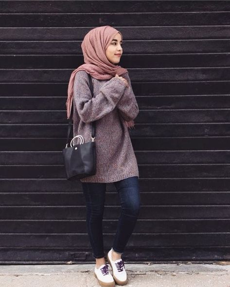 Hijab office Wear - 20 Ideas to Wear Hijab at Work Elegantly Hijab Office, Fesyen Islam, Estilo Hijab, Abaya Design, Oufits Casual, Look Formal, Hijab Style Casual, Hijabi Style, Casual Hijab Outfit