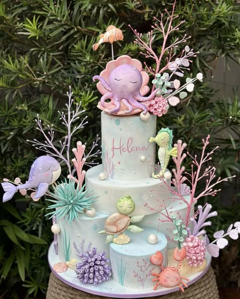 Underwater Birthday Cake, Mermaid Table Decorations, Underwater Birthday, Babby Shower, Ariel Cake, Simple Family Meals, Cheap Meal, Sea Cakes, Mermaid Theme Party