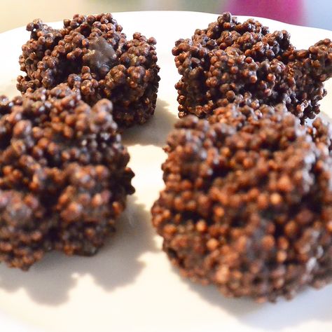 Quinoa Pops, Popped Quinoa, Quinoa Snacks, Chocolate Quinoa, Quinoa Recipes Healthy, Puffed Quinoa, Chocolate Pops, Quinoa Healthy, Raw Cacao