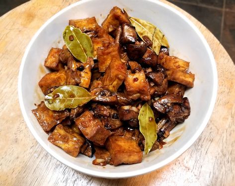 Tofu Adobo (Adobong Tokwa) Filipino Dish, Adobo Recipe, Soy Curls, Adobo Chicken, Filipino Dishes, Oil Free Vegan, Adobo Sauce, Sauteed Mushrooms, The Sauce