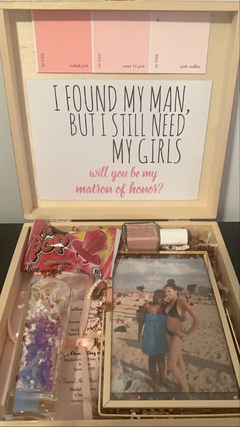 Bridal Proposal Ideas Asking Bridesmaids, Be My Bridesmaids Ideas, How To Ask Made Of Honor Cute Ideas, Wedding Takeaway Gifts, Proposal Boxes For Bridesmaids Simple, Proposal For Bridesmaid Ideas, Wedding Ideas Modern Romantic, Diy Bridal Proposal Boxes, Gifts For Asking Bridesmaids Cute Ideas