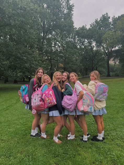 Back To School Poses Picture Ideas, Senior Year Backpack Ideas, Senior Bookbags, Senior Backpack Ideas Funny, Senior Bookbag Ideas, Kids Backpack Senior Year, Senior Fun Ideas, Kid Backpacks Senior Year, Senior Backpack Ideas