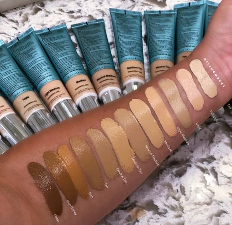 It cosmetics matte cc cream It Cosmetics Cc Cream Swatches, It Cc Cream, Shimmery Makeup, It Cosmetics Cc Cream, Makeup Cc, Makeup Brushes Guide, Nails Matte, Formal Makeup, Best Eyebrow Products