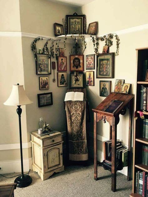 Icon Corner, Home Altar Catholic, Family Altar, Orthodox Prayers, Catholic Altar, Altar Design, Catholic Decor, Prayer Corner, Prayer Wall