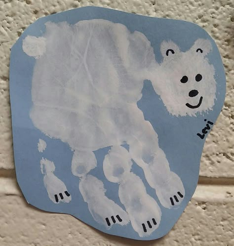 Handprint Polar Bear, Polar Bear Craft Preschool, Polar Bears Preschool, Bear Crafts Preschool, Polar Bears Activities, Arctic Animals Preschool, Polar Bear Theme, Arctic Animals Crafts, Winter Animal Crafts