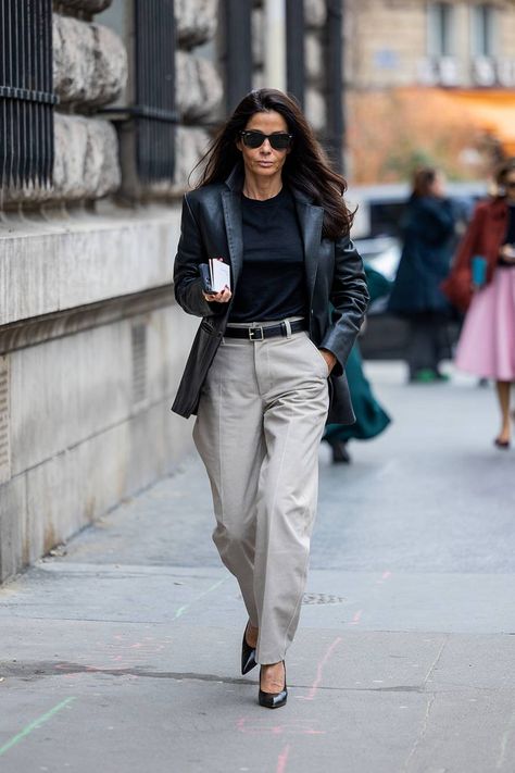 6 Quiet Luxury Outfits Fashion People Are Wearing In Paris | Who What Wear 2023 Office Trends Outfit, Quiet Luxury Fashion Fall 2023, Quiet Luxury Fashion Fall, Quiet Luxury Outfits Women, Luxury Outfits Women, Quiet Luxury Outfits, Downtown Style, Chic Pants, Paris Outfits