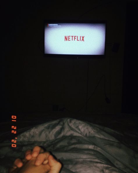 Couples ❤️ Netflix N Chill Couples, Netflix And Chill With Boyfriend, Netflix And Chill Aesthetic Couple, Couples Watching Tv, Chill Couple Aesthetic, Netflix And Chill Couple, Couple Watching Tv, Chill Couple, Veiny Arms