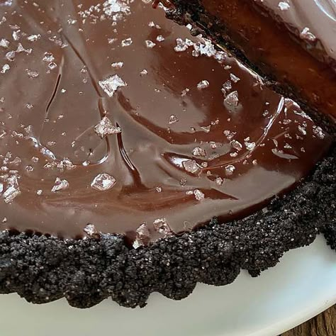 Dark Chocolate Tart - Barefoot Contessa Chocolate Tart Recipes, Dark Chocolate Tart, Chocolate Tarts Recipe, Caramel Tart, Ina Garten Recipes, Chocolate Pie, Barefoot Contessa, Chocolate Wafers, Salted Chocolate