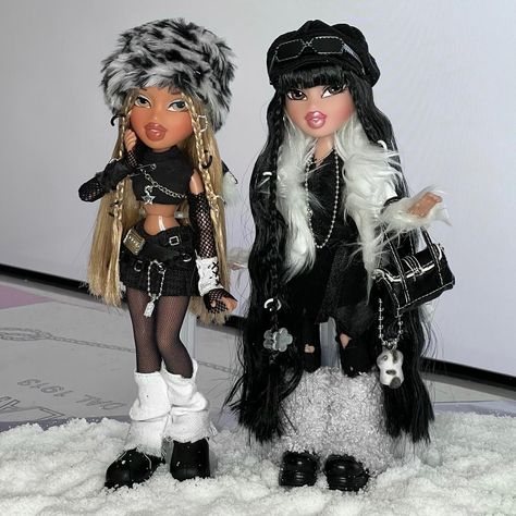 All Black Bratz Doll Outfit, Brats Fashion Aesthetic, Bratz Look Outfit, Brats Inspired Outfits, Brats Doll Outfits, Bratz Dolls Outfits In Real Life, Y2k Bratz Aesthetic, Bratz Doll Outfits Inspiration, Bratz Inspo Outfit