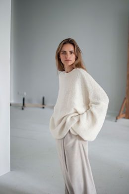 Sustainable fashion | ATUKO Loose Jumper, Alpaca Wool Sweater, Trims Fashion, Alpaca Sweater, Oversized Jumper, Sweater Oversize, Oversized Style, Pullover Sweater Women, Merino Wool Sweater