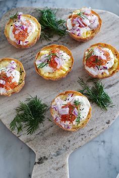 V... | Jennys Rum & Spis - Mat, inredning & dukning | Allt om Mat Swedish Cuisine, Recipes Appetizers And Snacks, Swedish Recipes, Party Food And Drinks, Healthy Foods To Eat, Pretty Food, Appetizer Snacks, Food Inspiration, Christmas Food