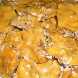 Coconut Brittle Christmas Brittle, Coconut Brittle, Pistachio Brittle, Microwave Peanut Brittle, Nut Brittle, Easy Microwave Recipes, Microwave Meals, Microwave Recipe, Peanut Brittle Recipe