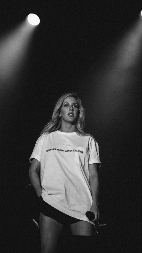 Ellie Goulding Ellie Goulding Concert, Elle Goulding, Shape Magazine, Concert Fashion, Starry Eyed, Toned Abs, Ellie Goulding, Simple Pictures, Old Shows