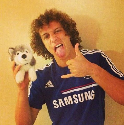 David Luiz Chelsea, Photo Album Covers, Soccer Guys, Soccer Boys, Chelsea Fc, Man Crush, Football Soccer, Soccer Players, Cristiano Ronaldo