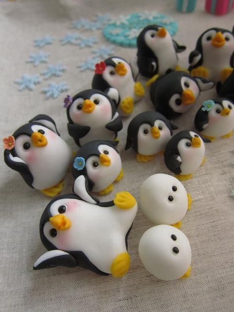 Penguin Cakes, Penguin Crafts, Penguin Decor, Penguins And Polar Bears, Penguin Party, Fondant Animals, Penguin Art, Penguin Love, Candy Land Christmas Tree