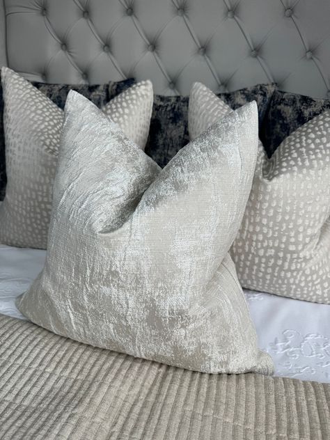 Luxury Pillow Cushion Cover Champagne Silver Shim Pillow Cover, Luxury Pillow Cover CURICO Ashley Wilde Fabric Worldwide Shipping - Etsy Bedroom Stuff, Luxury Pillow, Shimmer Fabric, Luxury Pillows, Grey Pillows, Metallic Yarn, Modern Pillows, Cute Home Decor, Pillow Cover Design