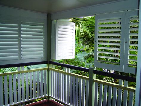 Adjustable Shutters - Patio World. Contemporary Shutters, Queenslander Homes Exterior, Porch Shades, Lattice Patio, Balcony Shade, Outdoor Shutters, Diy Exterior, Front Verandah, Backyard Shade