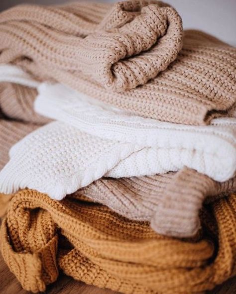 Jumper Aesthetic, Wooly Jumper, Knitwear Inspiration, Cosy Jumper, Sweater Season, Wild Hair, Autumn Cozy, Autumn Aesthetic, Slow Living