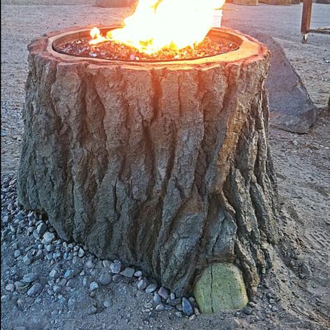 Stump Fire Pit, Stump Decor, Fire Pit Plans, Fire Pit Party, Outside Fire Pits, Backyard Seating Area, Outdoor Fire Pit Designs, Fire Pit Ring, Fire Pit Furniture